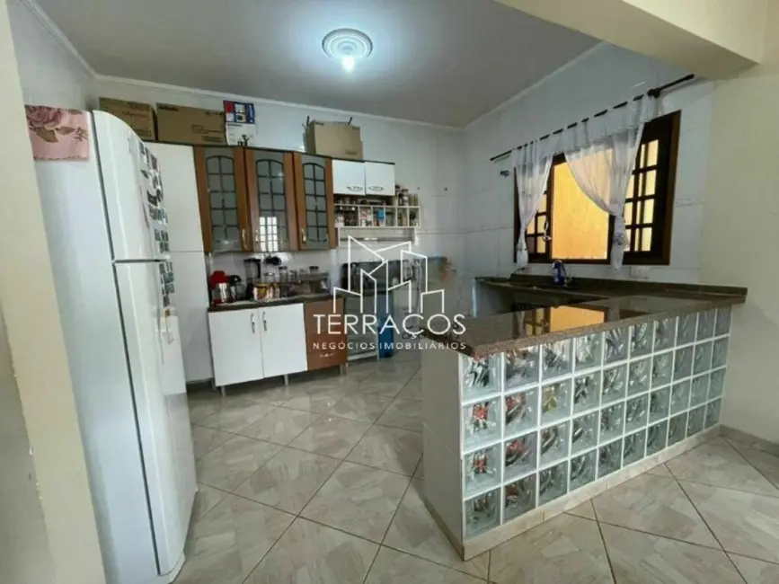 Chácara com 4 quartos à venda, 260m2 em Jarinu - SP - imagem 4 Foto 4 de Chácara com 4 quartos à venda, 260m2 em Jarinu - SP