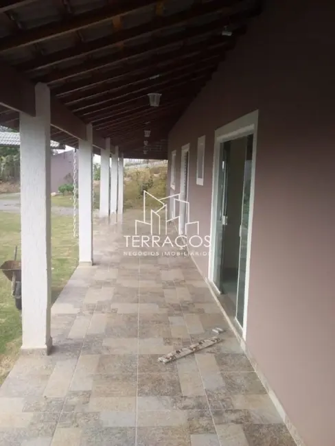 Chácara com 2 quartos à venda, 173m2 em Pinhalzinho - SP - imagem 4 Foto 4 de Chácara com 2 quartos à venda, 173m2 em Pinhalzinho - SP