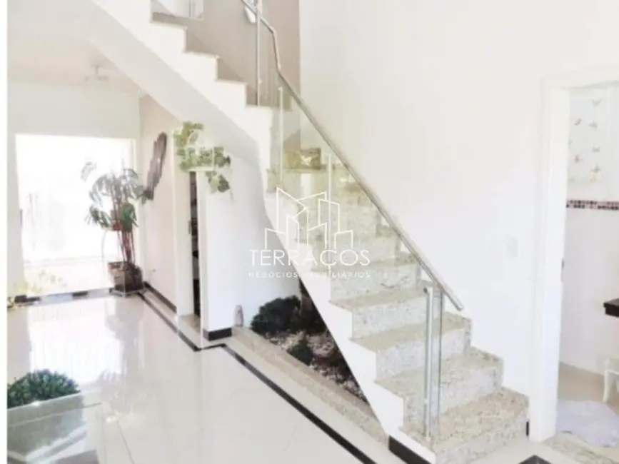 Foto 2 de Casa de Condomínio com 3 quartos à venda, 360m2 em Pinheirinho, Vinhedo - SP