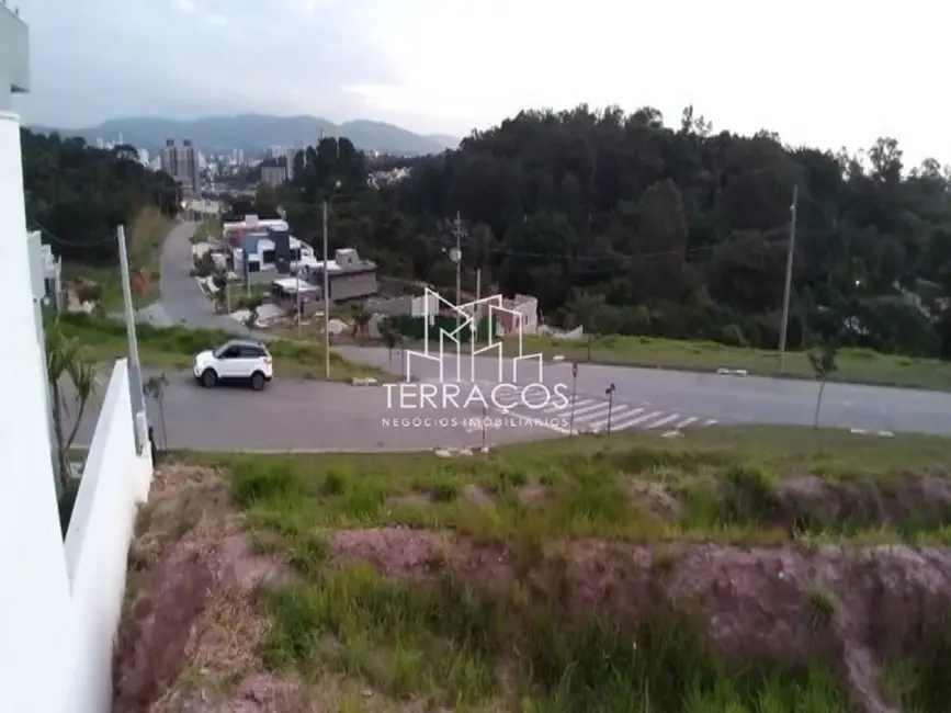 Foto 1 de Terreno / Lote à venda, 484m2 em Jundiai - SP