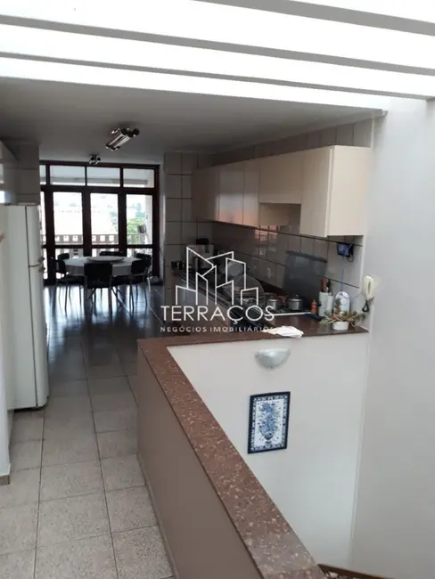 Casa com 4 quartos à venda, 530m2 em Jardim Bizarro, Jundiai - SP - imagem 7 Foto 7 de Casa com 4 quartos à venda, 530m2 em Jardim Bizarro, Jundiai - SP