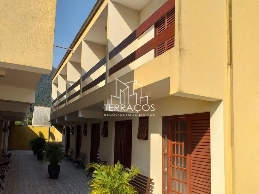 Foto 2 de Casa de Condomínio com 2 quartos à venda, 60m2 em Ubatuba - SP