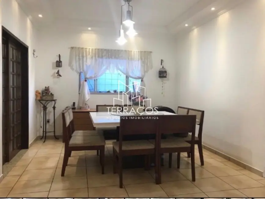 Casa com 3 quartos à venda, 223m2 em Parque Cidade Jardim, Jundiai - SP - imagem 3 Foto 3 de Casa com 3 quartos à venda, 223m2 em Parque Cidade Jardim, Jundiai - SP
