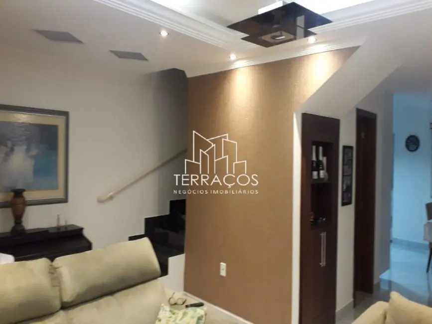 Casa com 3 quartos à venda, 194m2 em Parque Residencial Jundiaí, Jundiai - SP - imagem 4 Foto 4 de Casa com 3 quartos à venda, 194m2 em Parque Residencial Jundiaí, Jundiai - SP