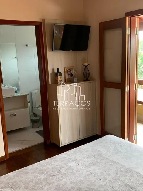 Casa de Condomínio com 4 quartos à venda, 600m2 em Serra dos Lagos (Jordanésia), Cajamar - SP - imagem 8 Foto 8 de Casa de Condomínio com 4 quartos à venda, 600m2 em Serra dos Lagos (Jordanésia), Cajamar - SP