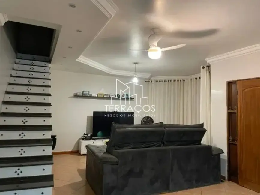 Foto 4 de Chácara com 4 quartos à venda, 300m2 em Chácara Alvorada, Braganca Paulista - SP