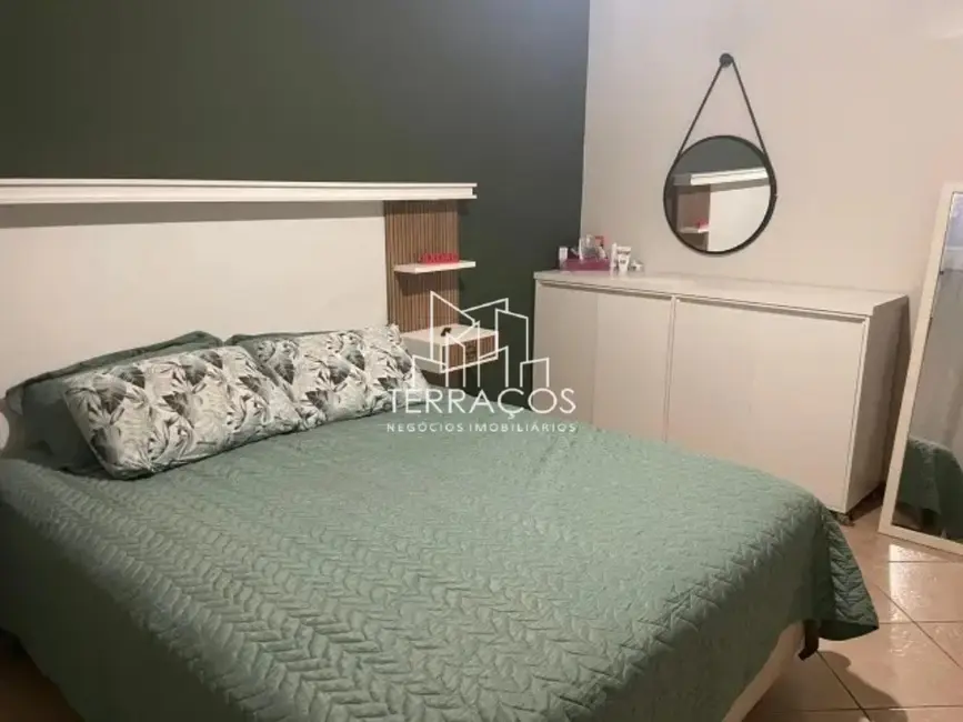 Foto 8 de Chácara com 4 quartos à venda, 300m2 em Chácara Alvorada, Braganca Paulista - SP