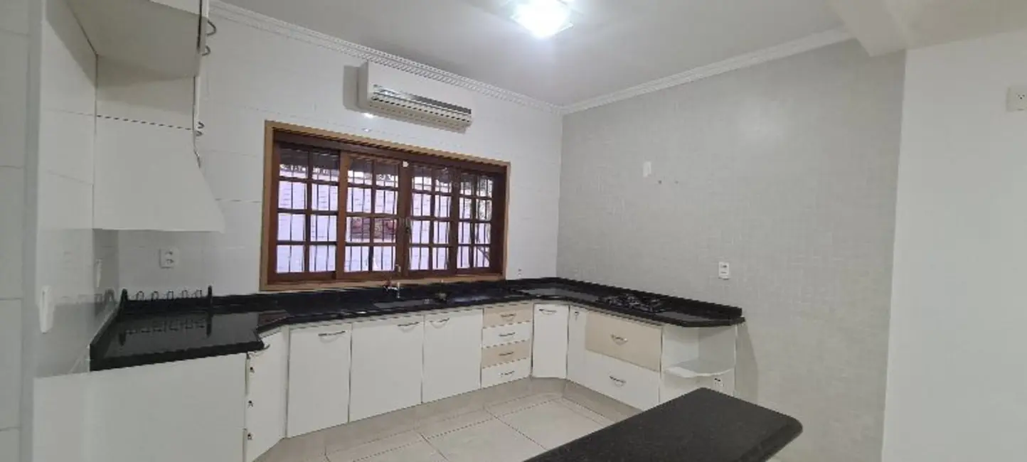 Foto 3 de Casa com 3 quartos à venda e para alugar, 250m2 em Anhangabaú, Jundiai - SP