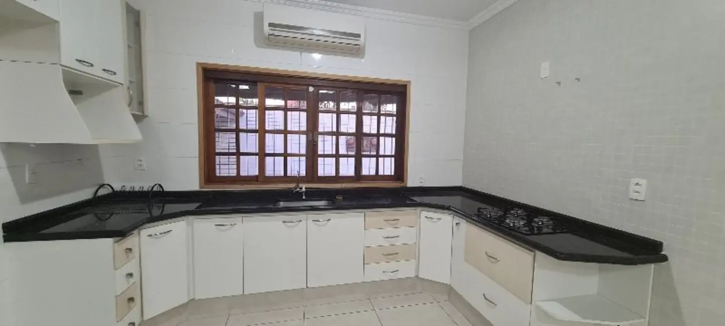 Foto 2 de Casa com 3 quartos à venda e para alugar, 250m2 em Anhangabaú, Jundiai - SP