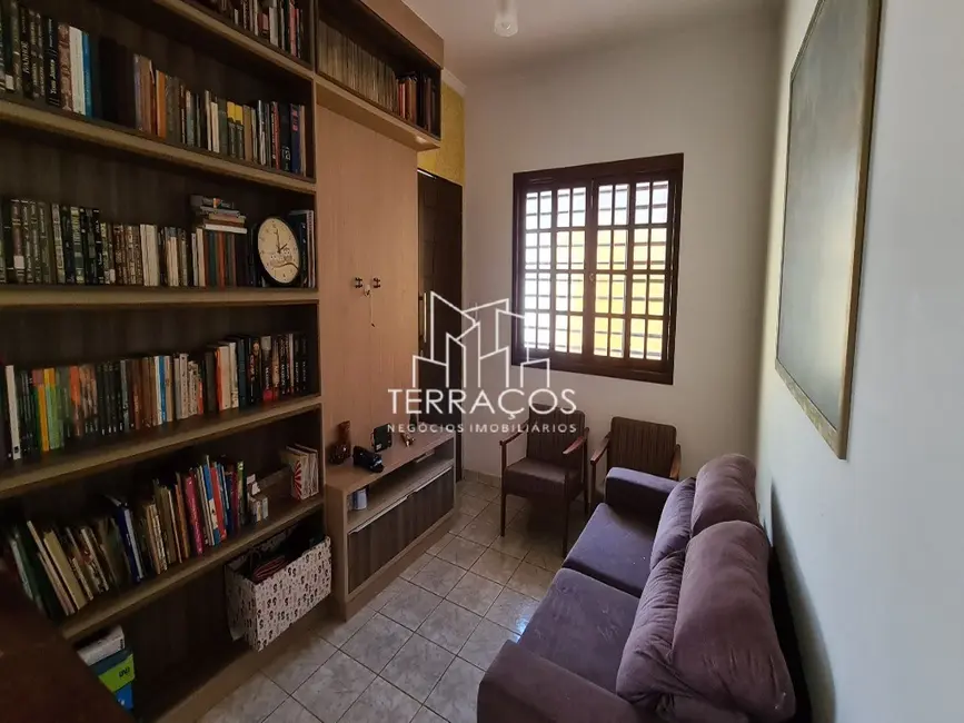 Casa com 2 quartos à venda, 57m2 em Parque Almerinda Pereira Chaves, Jundiai - SP - imagem 2 Foto 2 de Casa com 2 quartos à venda, 57m2 em Parque Almerinda Pereira Chaves, Jundiai - SP