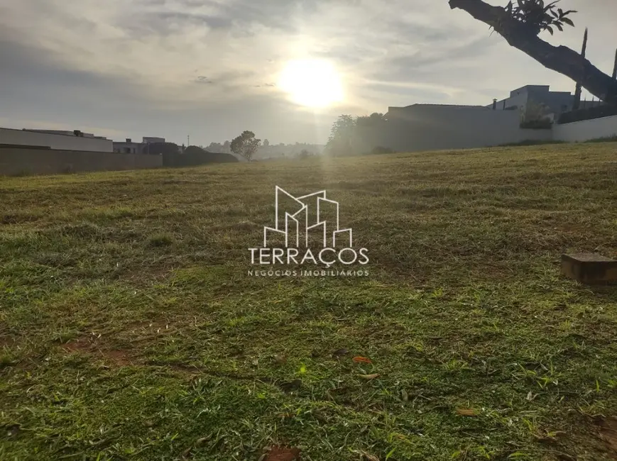 Foto 3 de Terreno / Lote à venda, 1100m2 em Jundiai - SP