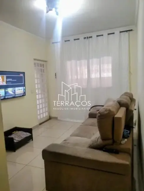 Foto 2 de Casa com 2 quartos à venda, 57m2 em Jundiai - SP