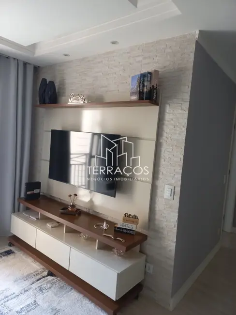 Foto 3 de Apartamento com 2 quartos à venda, 54m2 em Jundiai - SP