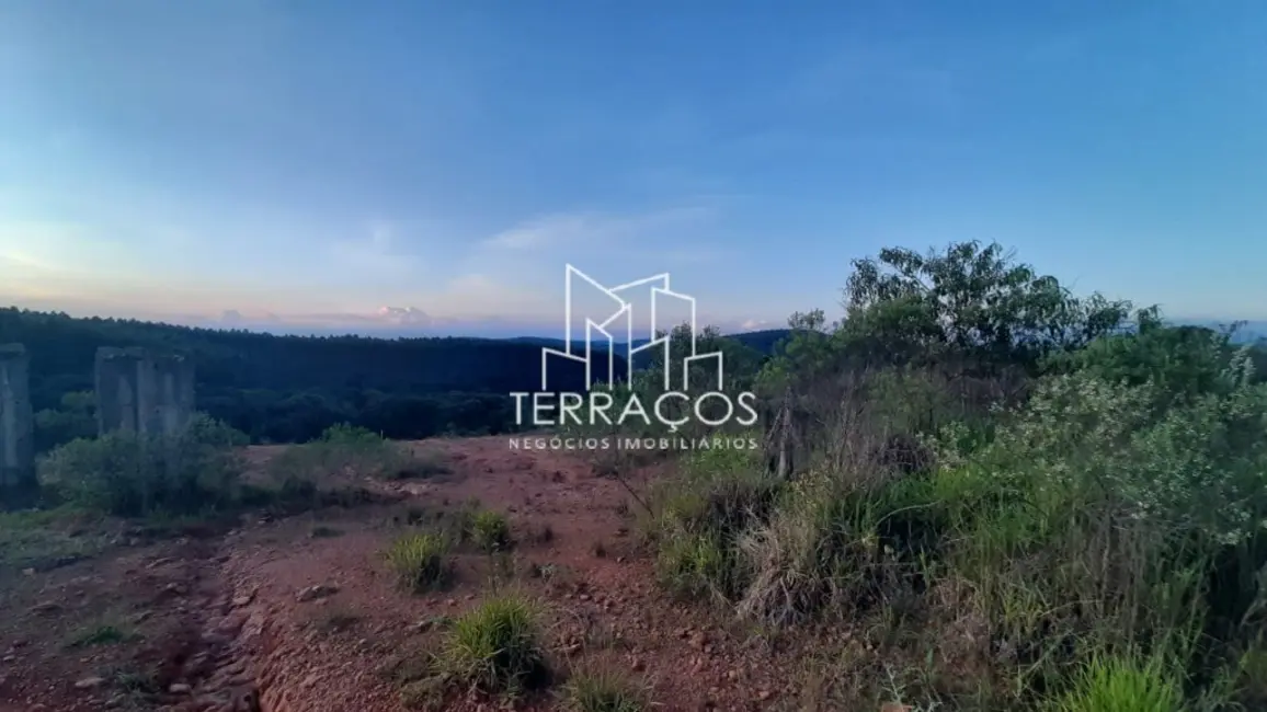Foto 3 de Terreno / Lote à venda, 2000m2 em Munhoz - MG