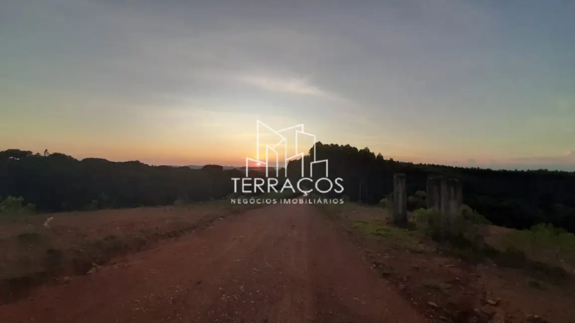 Foto 4 de Terreno / Lote à venda, 2000m2 em Munhoz - MG