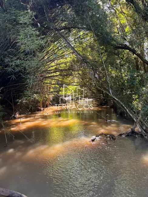 Foto 2 de Terreno / Lote à venda, 97000m2 em Munhoz - MG