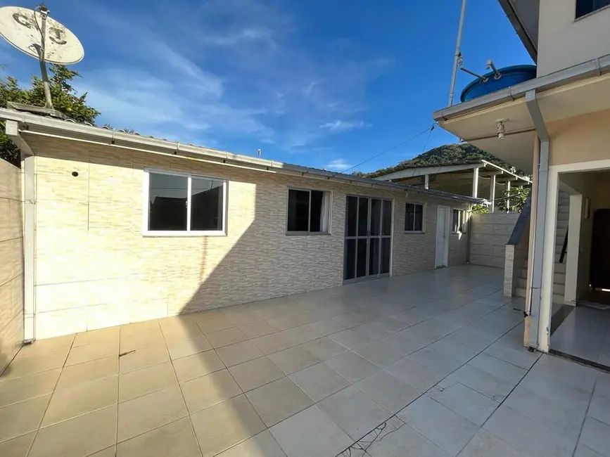 Casa com 4 quartos à venda, 200m2 em Vendaval, Biguacu - SC - imagem 6 Foto 6 de Casa com 4 quartos à venda, 200m2 em Vendaval, Biguacu - SC