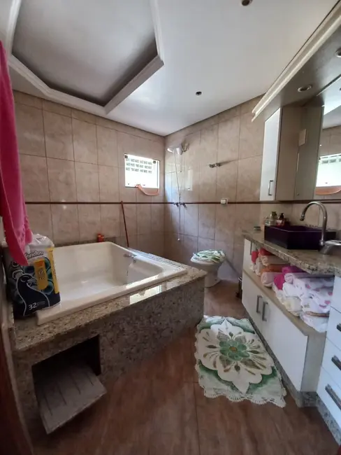 Casa com 3 quartos à venda, 282m2 em Rio Caveiras, Biguacu - SC - imagem 5 Foto 5 de Casa com 3 quartos à venda, 282m2 em Rio Caveiras, Biguacu - SC