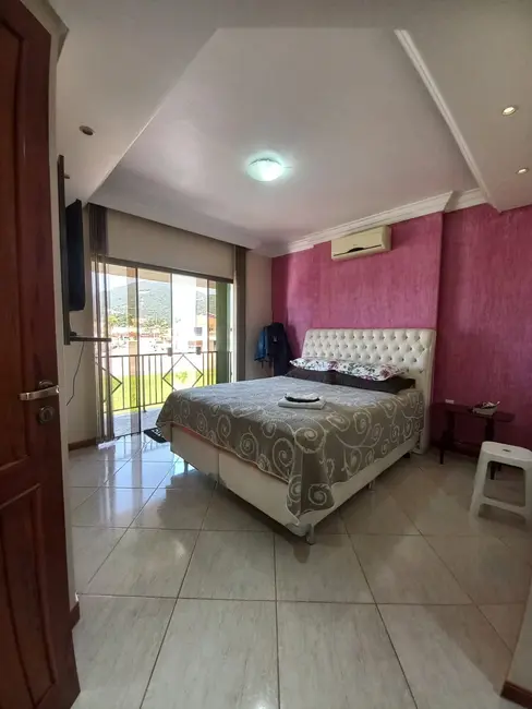Casa com 3 quartos à venda, 282m2 em Rio Caveiras, Biguacu - SC - imagem 9 Foto 9 de Casa com 3 quartos à venda, 282m2 em Rio Caveiras, Biguacu - SC