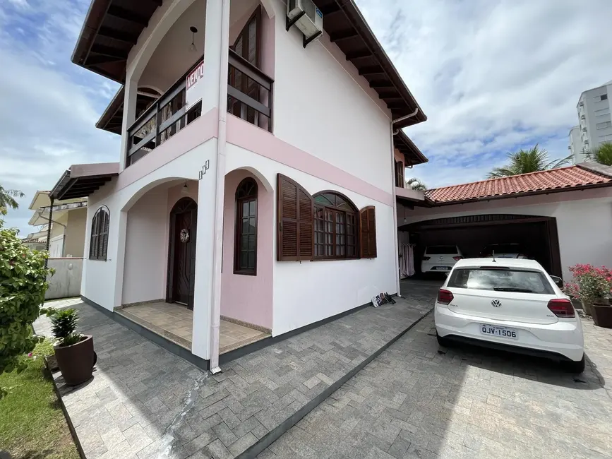 Foto 2 de Casa com 3 quartos à venda, 210m2 em Centro, Biguacu - SC