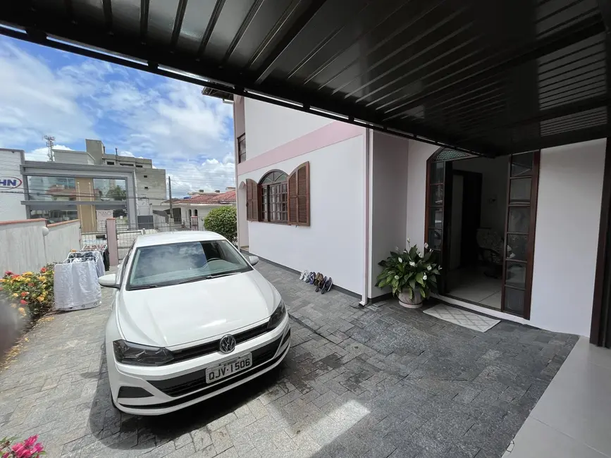 Casa com 3 quartos à venda, 210m2 em Centro, Biguacu - SC - imagem 9 Foto 9 de Casa com 3 quartos à venda, 210m2 em Centro, Biguacu - SC