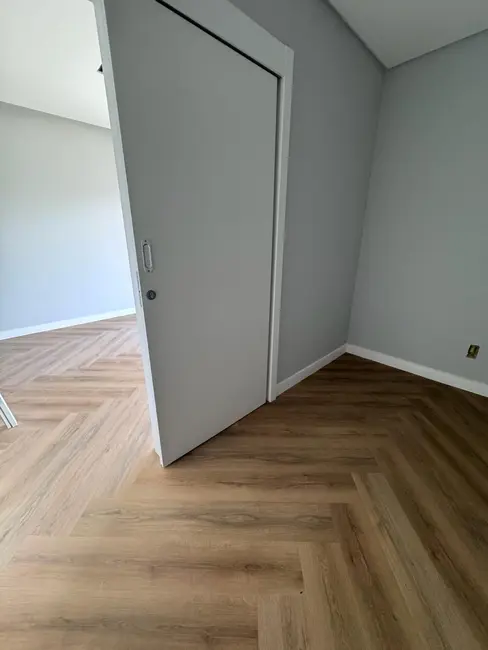 Sobrado com 3 quartos à venda, 197m2 em Beira Rio, Biguacu - SC - imagem 9 Foto 9 de Sobrado com 3 quartos à venda, 197m2 em Beira Rio, Biguacu - SC