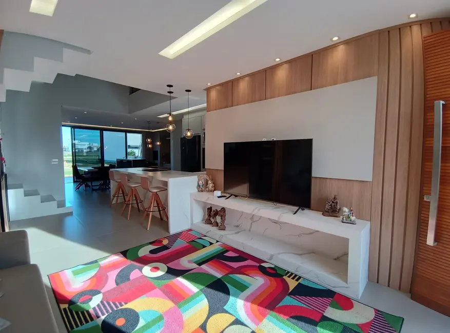 Casa de Condomínio com 3 quartos à venda, 228m2 em Beira Rio, Biguacu - SC - imagem 4 Foto 4 de Casa de Condomínio com 3 quartos à venda, 228m2 em Beira Rio, Biguacu - SC