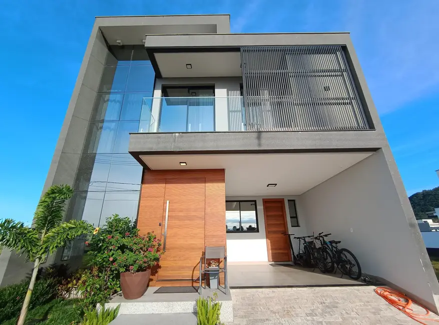 Foto 2 de Casa de Condomínio com 3 quartos à venda, 228m2 em Beira Rio, Biguacu - SC