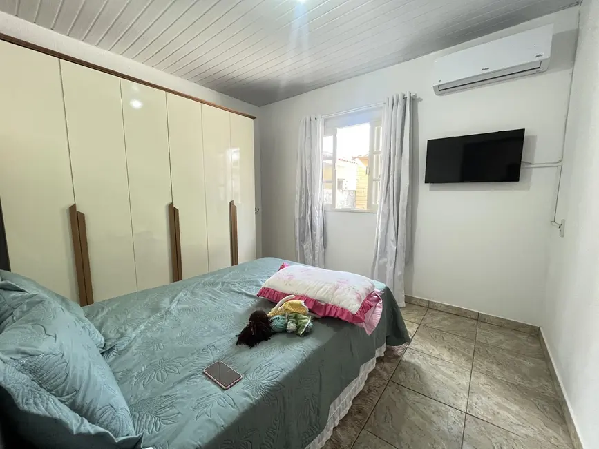 Casa com 3 quartos à venda, 78m2 em Fundos, Biguacu - SC - imagem 9 Foto 9 de Casa com 3 quartos à venda, 78m2 em Fundos, Biguacu - SC