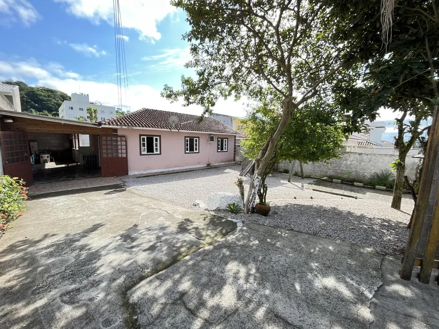 Foto 2 de Casa com 3 quartos à venda, 78m2 em Fundos, Biguacu - SC