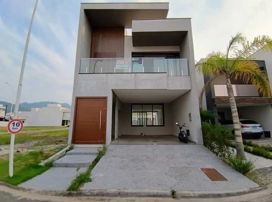 Casa com 3 quartos à venda, 150m2 em Beira Rio, Biguacu - SC - imagem 1 Foto 1 de Casa com 3 quartos à venda, 150m2 em Beira Rio, Biguacu - SC