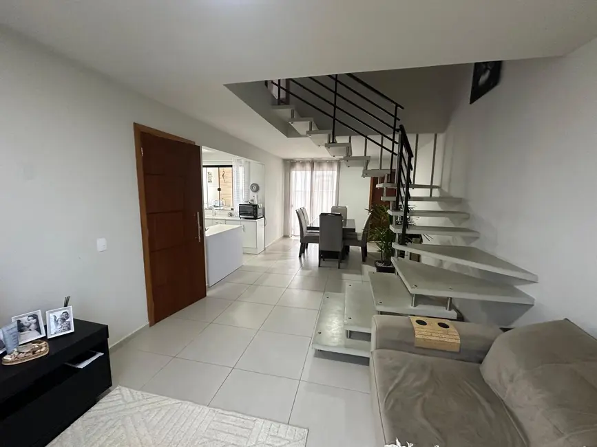 Casa com 3 quartos à venda, 151m2 em Beira Rio, Biguacu - SC - imagem 3 Foto 3 de Casa com 3 quartos à venda, 151m2 em Beira Rio, Biguacu - SC