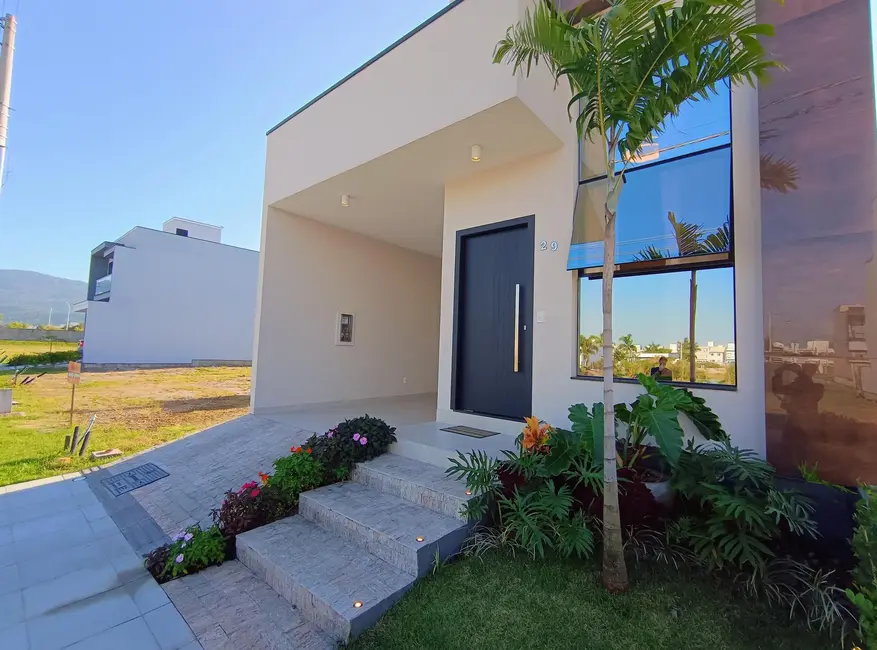 Casa com 2 quartos à venda, 122m2 em Beira Rio, Biguacu - SC - imagem 3 Foto 3 de Casa com 2 quartos à venda, 122m2 em Beira Rio, Biguacu - SC