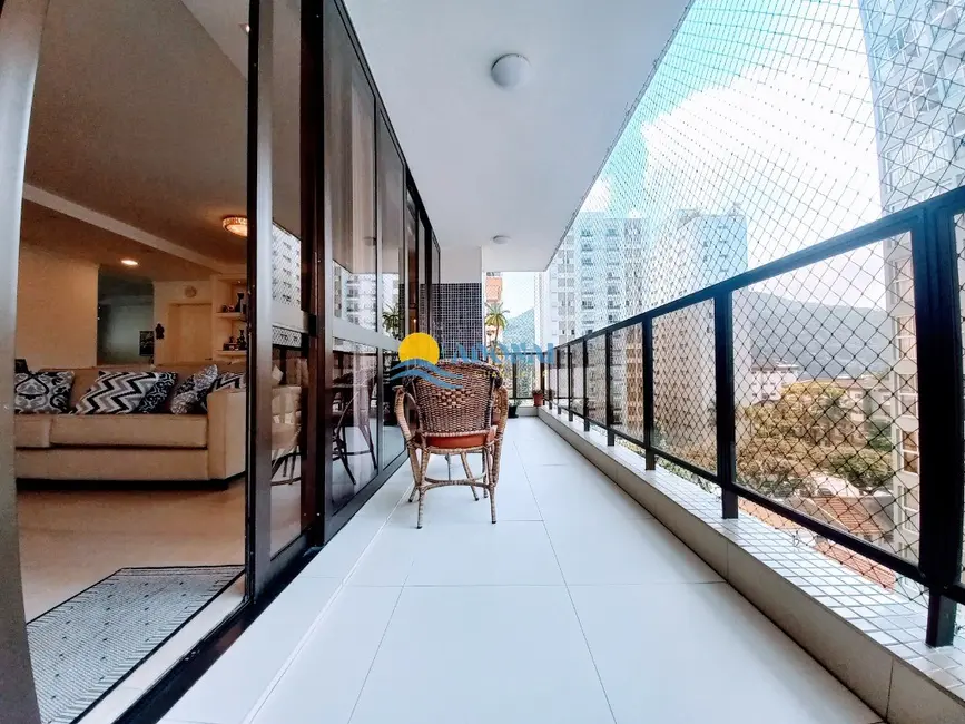 Foto 9 de Apartamento com 5 quartos à venda, 213m2 em Pitangueiras, Guaruja - SP