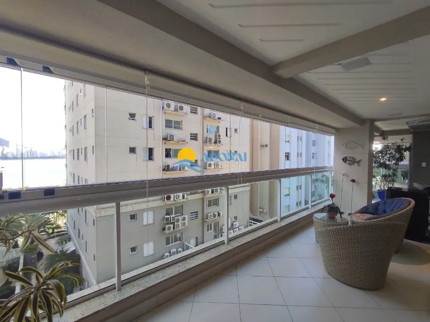 Foto 6 de Apartamento com 3 quartos à venda, 148m2 em Jardim Astúrias, Guaruja - SP