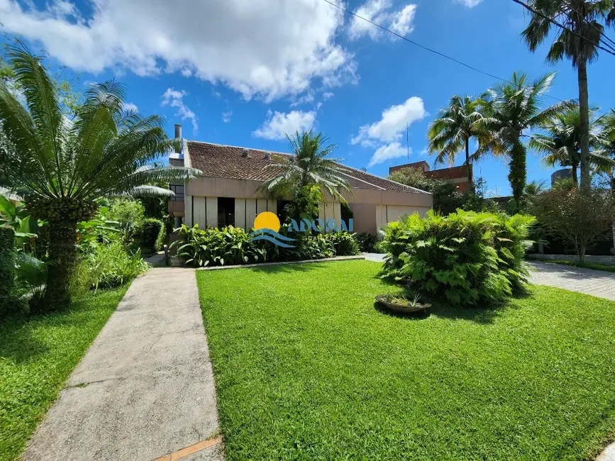 Casa de Condomínio com 5 quartos à venda, 350m2 em Enseada, Guaruja - SP - imagem 4 Foto 4 de Casa de Condomínio com 5 quartos à venda, 350m2 em Enseada, Guaruja - SP