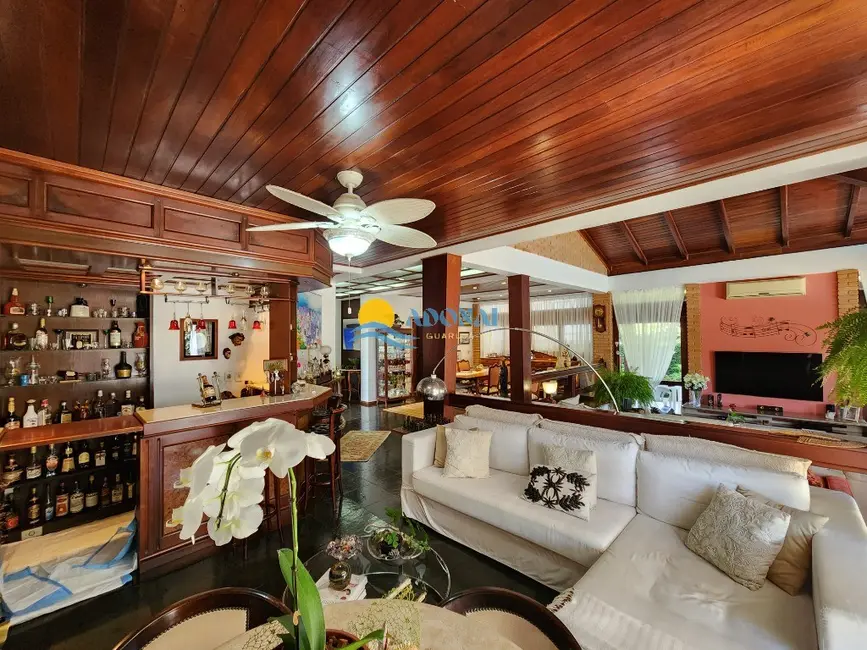 Casa de Condomínio com 5 quartos à venda, 345m2 em Enseada, Guaruja - SP - imagem 8 Foto 8 de Casa de Condomínio com 5 quartos à venda, 345m2 em Enseada, Guaruja - SP