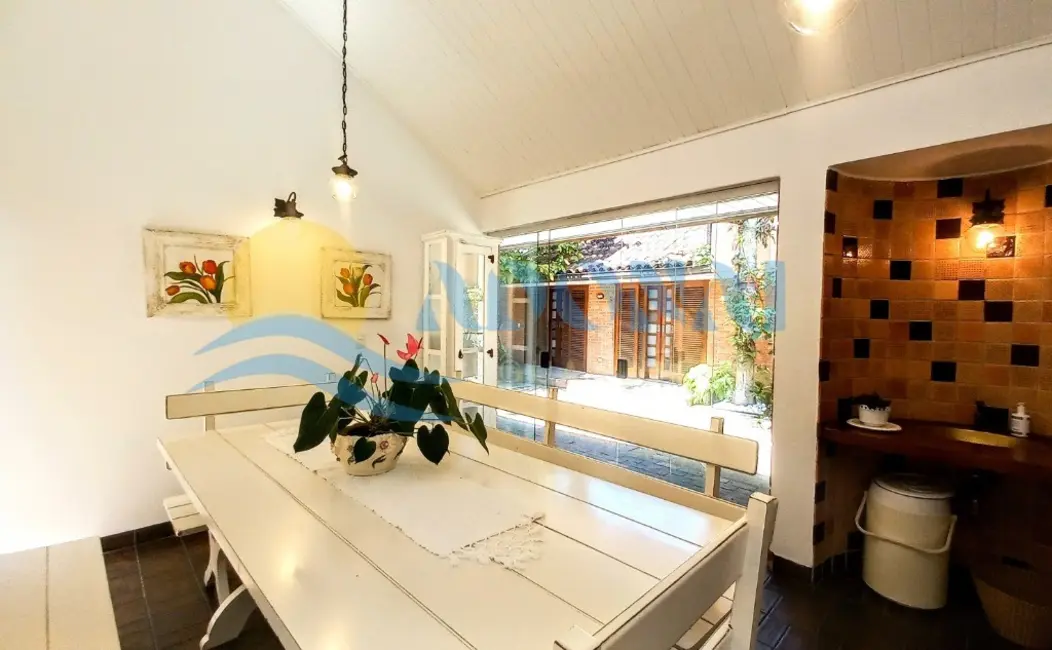 Foto 5 de Casa de Condomínio com 4 quartos à venda, 240m2 em Enseada, Guaruja - SP