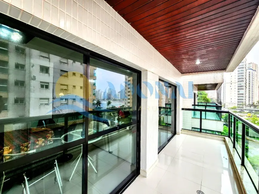 Foto 1 de Apartamento com 3 quartos à venda, 120m2 em Jardim Astúrias, Guaruja - SP