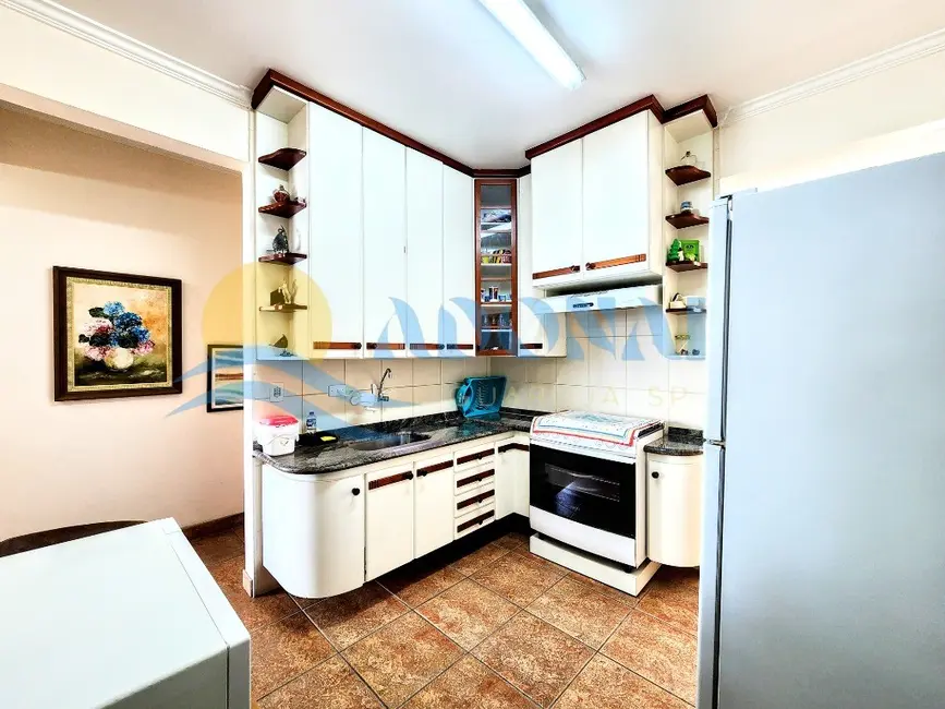 Apartamento com 3 quartos à venda, 137m2 em Pitangueiras, Guaruja - SP - imagem 8 Foto 8 de Apartamento com 3 quartos à venda, 137m2 em Pitangueiras, Guaruja - SP