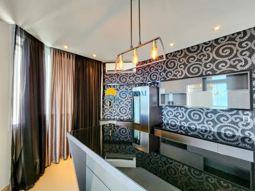 Foto 9 de Apartamento com 4 quartos à venda, 232m2 em Pitangueiras, Guaruja - SP