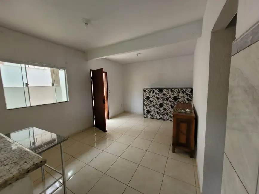 Foto 2 de Casa com 2 quartos para alugar, 55m2 em Mar do Norte, Rio Das Ostras - RJ