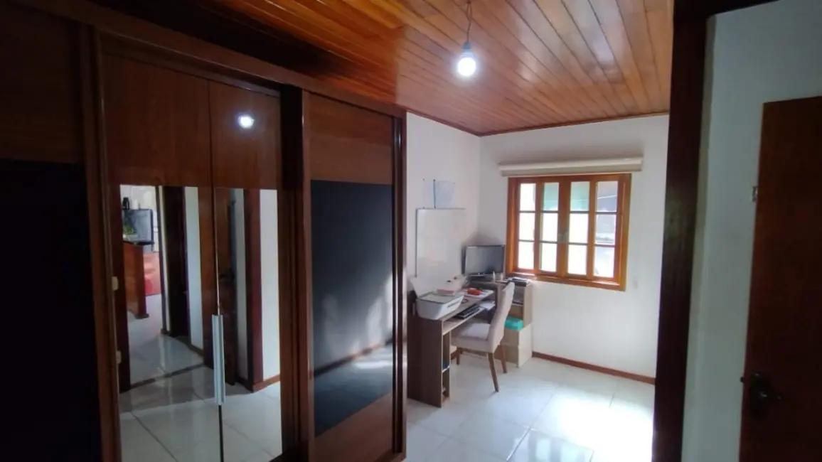 Foto 6 de Casa com 3 quartos à venda, 160m2 em Loteamento Extensão do Serramar, Rio Das Ostras - RJ