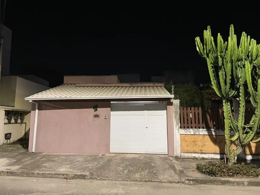 Foto 1 de Casa com 2 quartos à venda, 200m2 em Jardim Mariléa, Rio Das Ostras - RJ