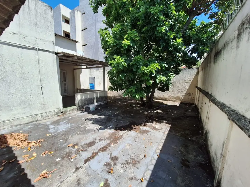 Casa com 3 quartos à venda, 360m2 em Centro, Macae - RJ - imagem 6 Foto 6 de Casa com 3 quartos à venda, 360m2 em Centro, Macae - RJ
