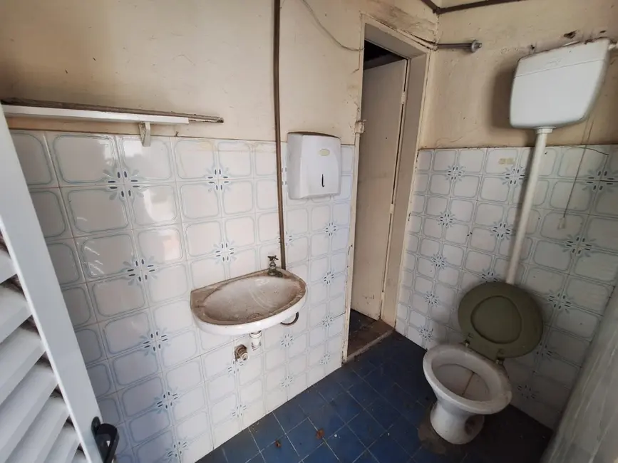 Casa com 3 quartos à venda, 360m2 em Centro, Macae - RJ - imagem 8 Foto 8 de Casa com 3 quartos à venda, 360m2 em Centro, Macae - RJ