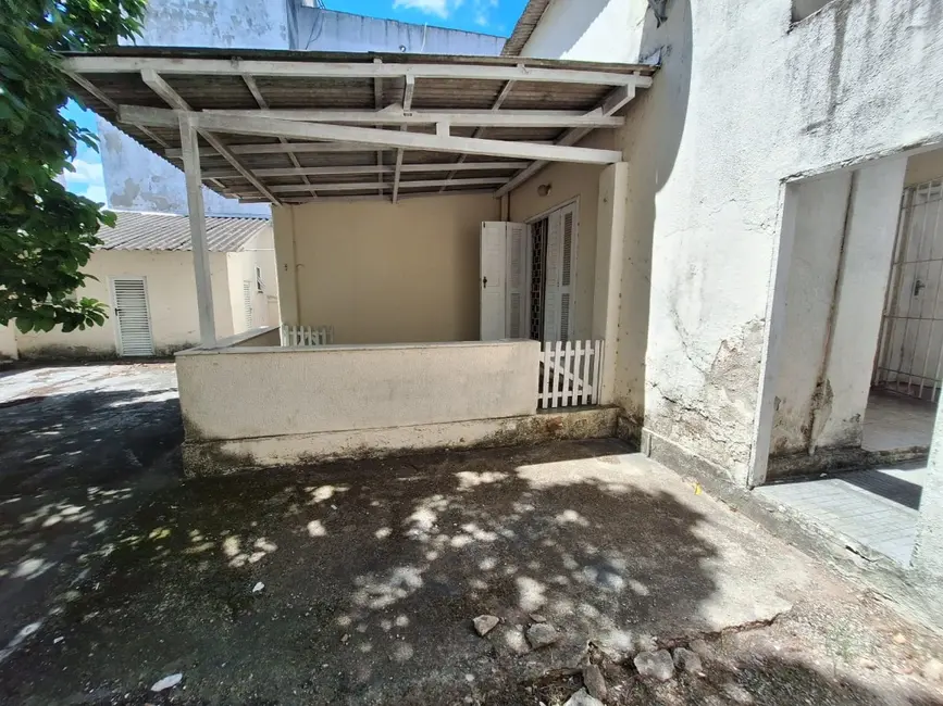 Casa com 3 quartos à venda, 360m2 em Centro, Macae - RJ - imagem 3 Foto 3 de Casa com 3 quartos à venda, 360m2 em Centro, Macae - RJ