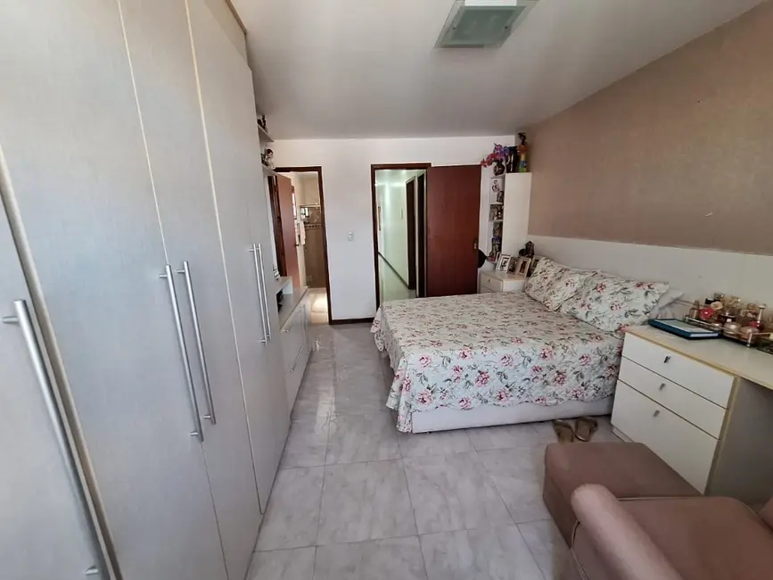 Apartamento com 3 quartos à venda, 139m2 em Cajueiros, Macae - RJ - imagem 5 Foto 5 de Apartamento com 3 quartos à venda, 139m2 em Cajueiros, Macae - RJ