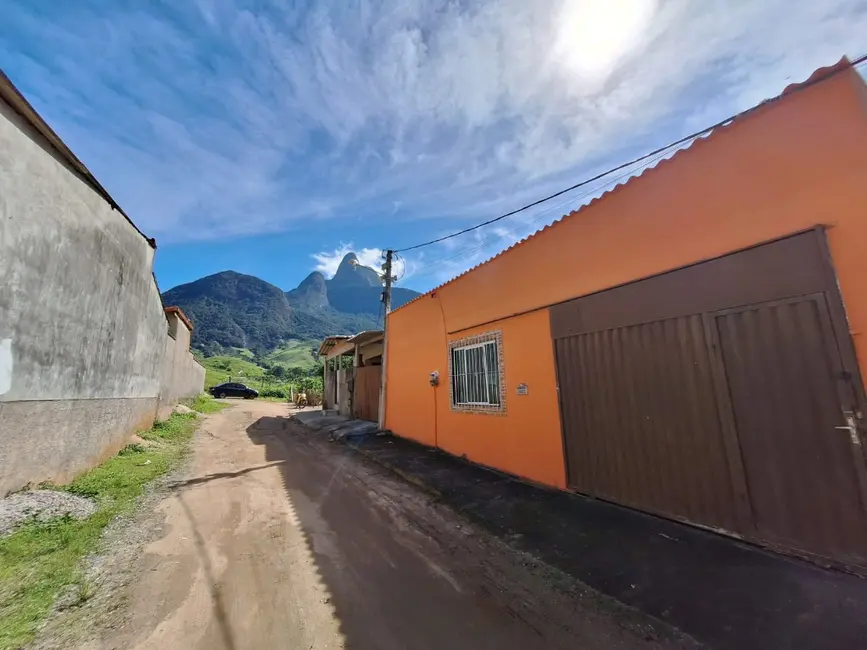 Foto 1 de Casa com 2 quartos à venda, 70m2 em Macae - RJ