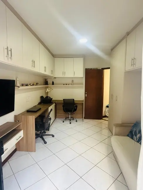 Apartamento com 3 quartos para alugar, 140m2 em Cavaleiros, Macae - RJ - imagem 1 Foto 1 de Apartamento com 3 quartos para alugar, 140m2 em Cavaleiros, Macae - RJ